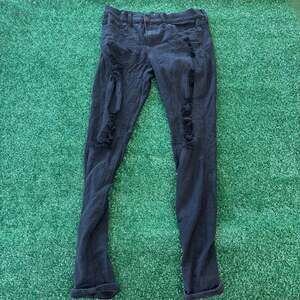 Express Women's Mid-Rise Distressed Black Legging Jeans